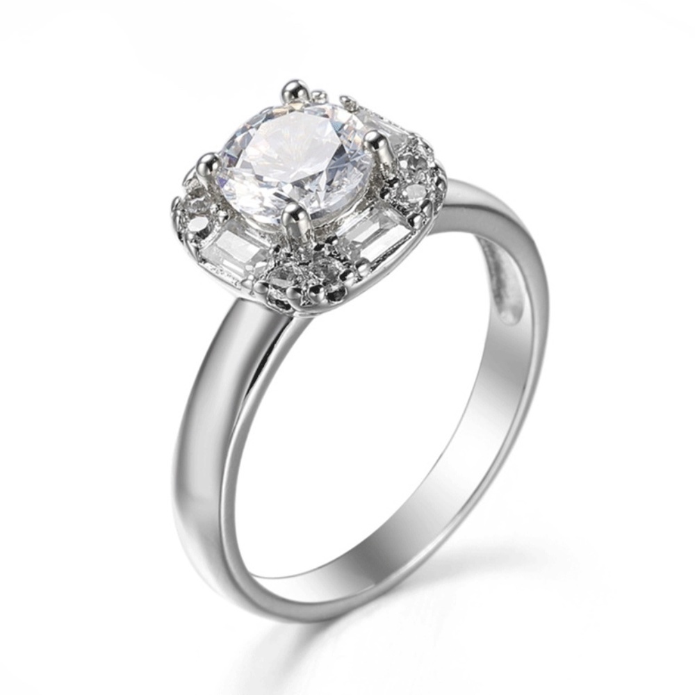 *BEXLEY* Silver x Zircon Fashion Ring Size 8